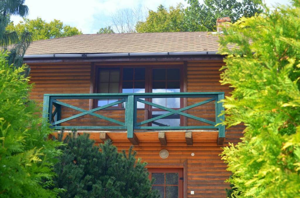 Hostal Rancho 555 Úzhgorod Exterior foto